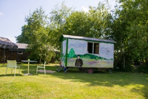 De Harrie Muskee keet op boerderijcamping Boerhaarshoeve in Drenthe